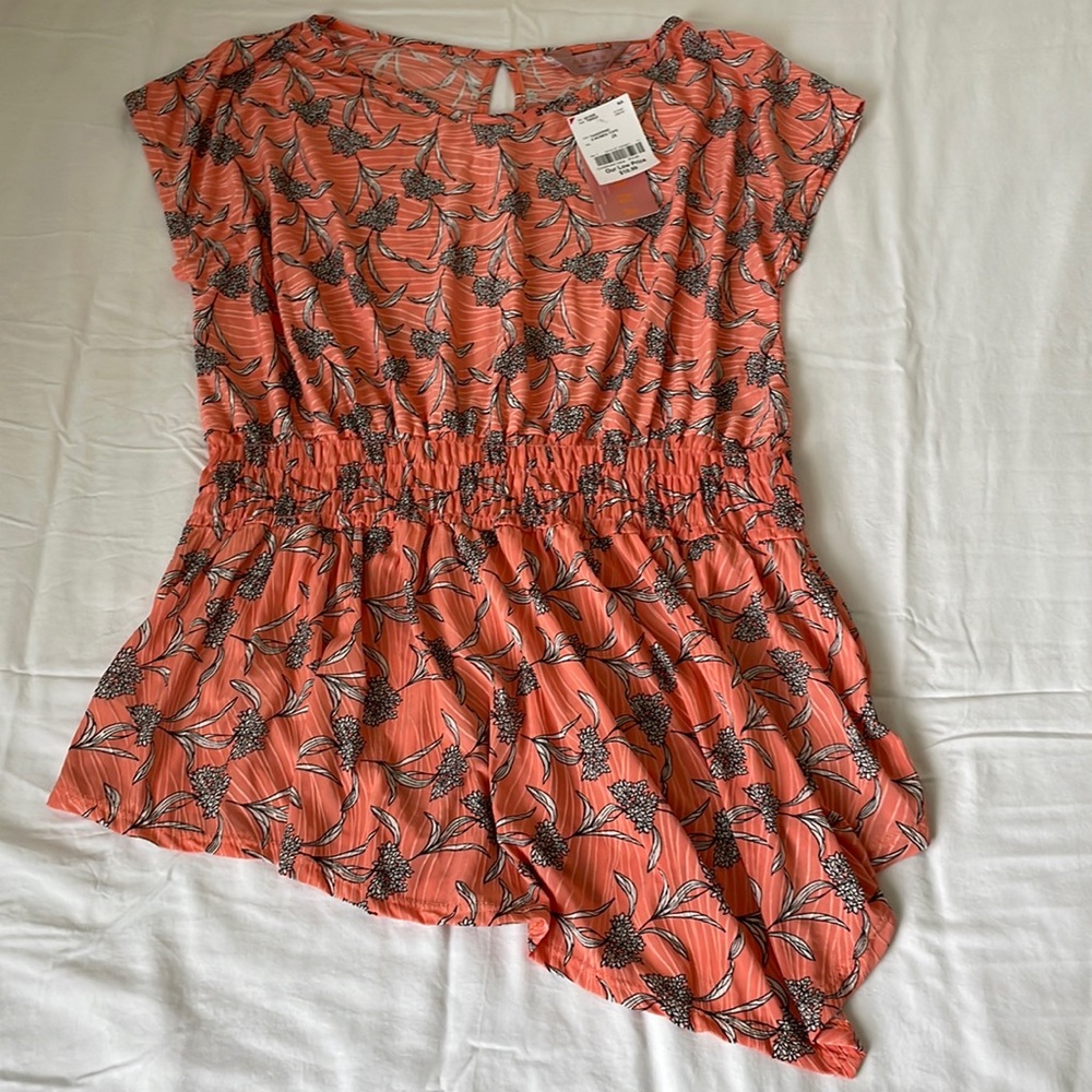 NWTs Amana women’s top